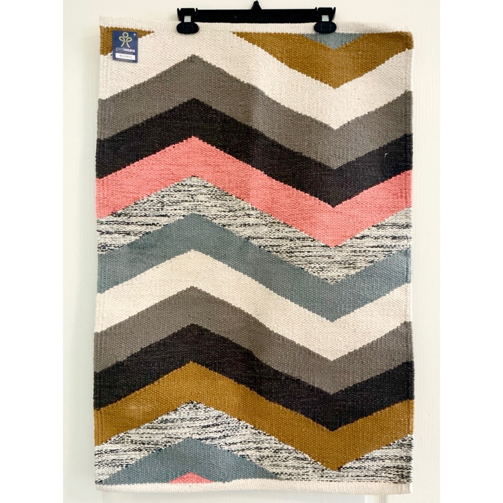 Target Nate Berkus Indoor Outdoor Chevron Accent Area Rug Multicolor 2x3 NWOT